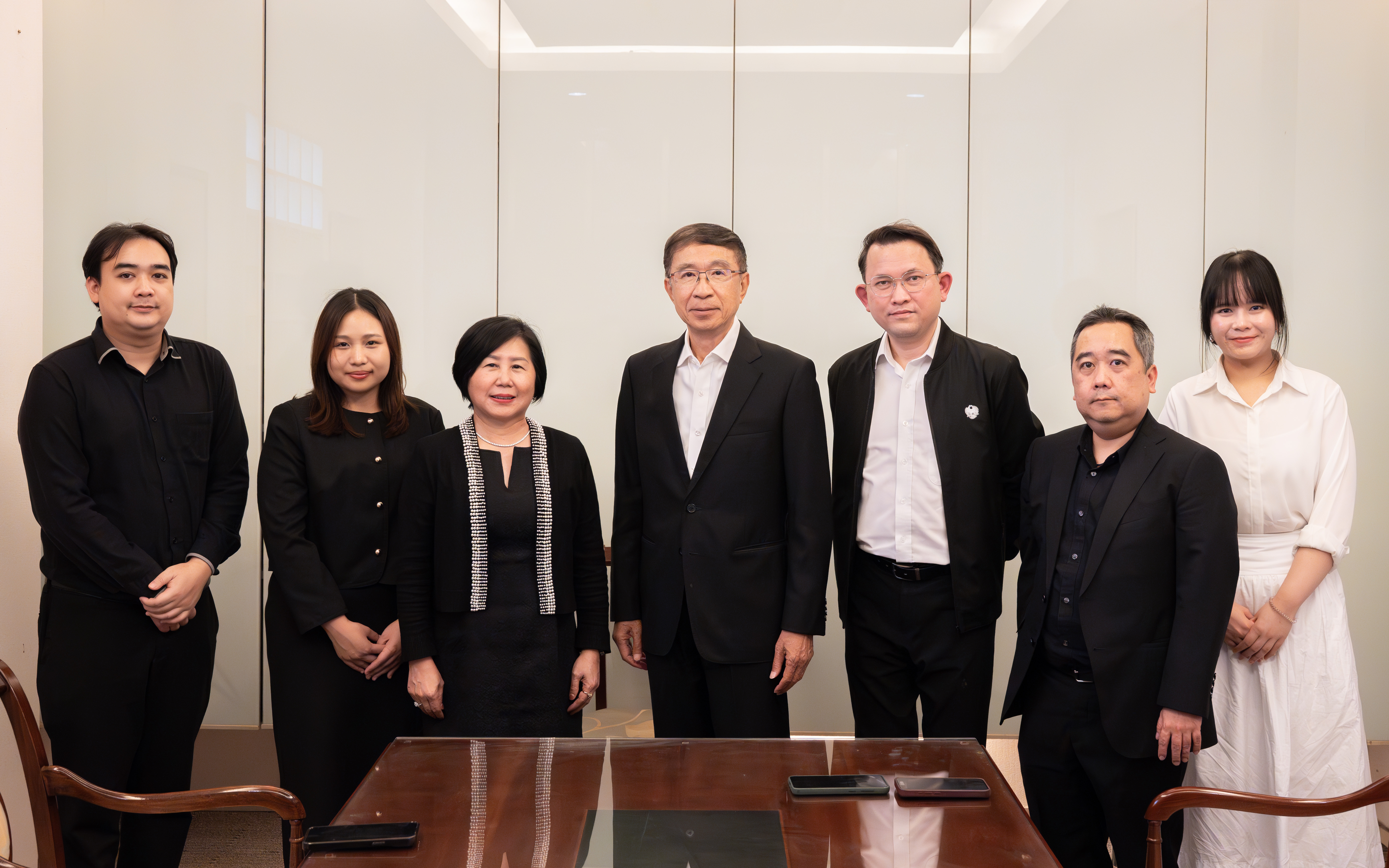 สำนักงานเศรษฐกิจการคลัง ร่วมอวยพรปีใหม่ 2569 อดีตผู้อำนวยการสำนักงานเศรษฐกิจการคลัง...