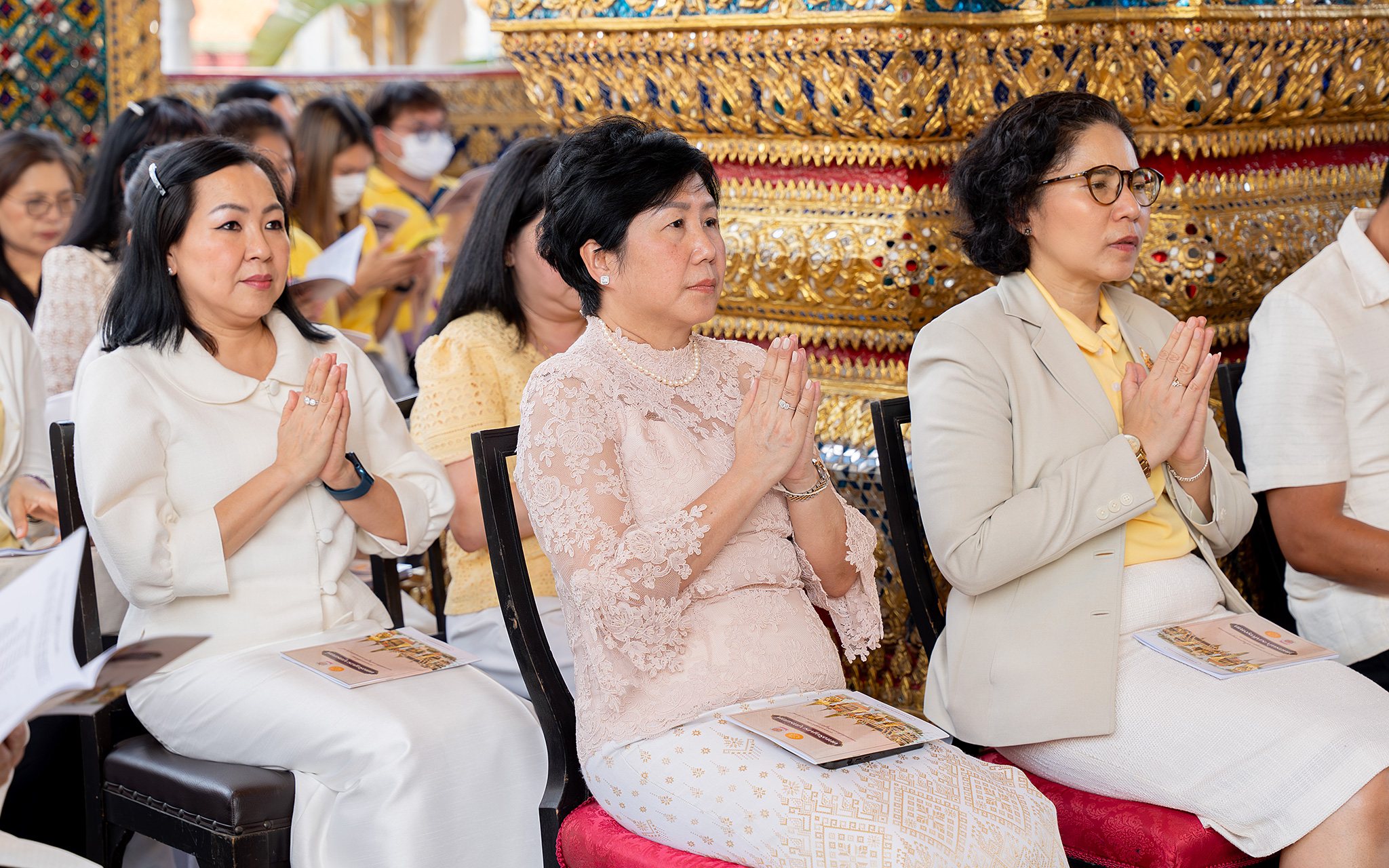 นางสาวสุมาลี สถิตชัยเจริญ รองผู้อำนวยการสำนักงานเศรษฐกิจการคลัง และข้าราชการสำน...