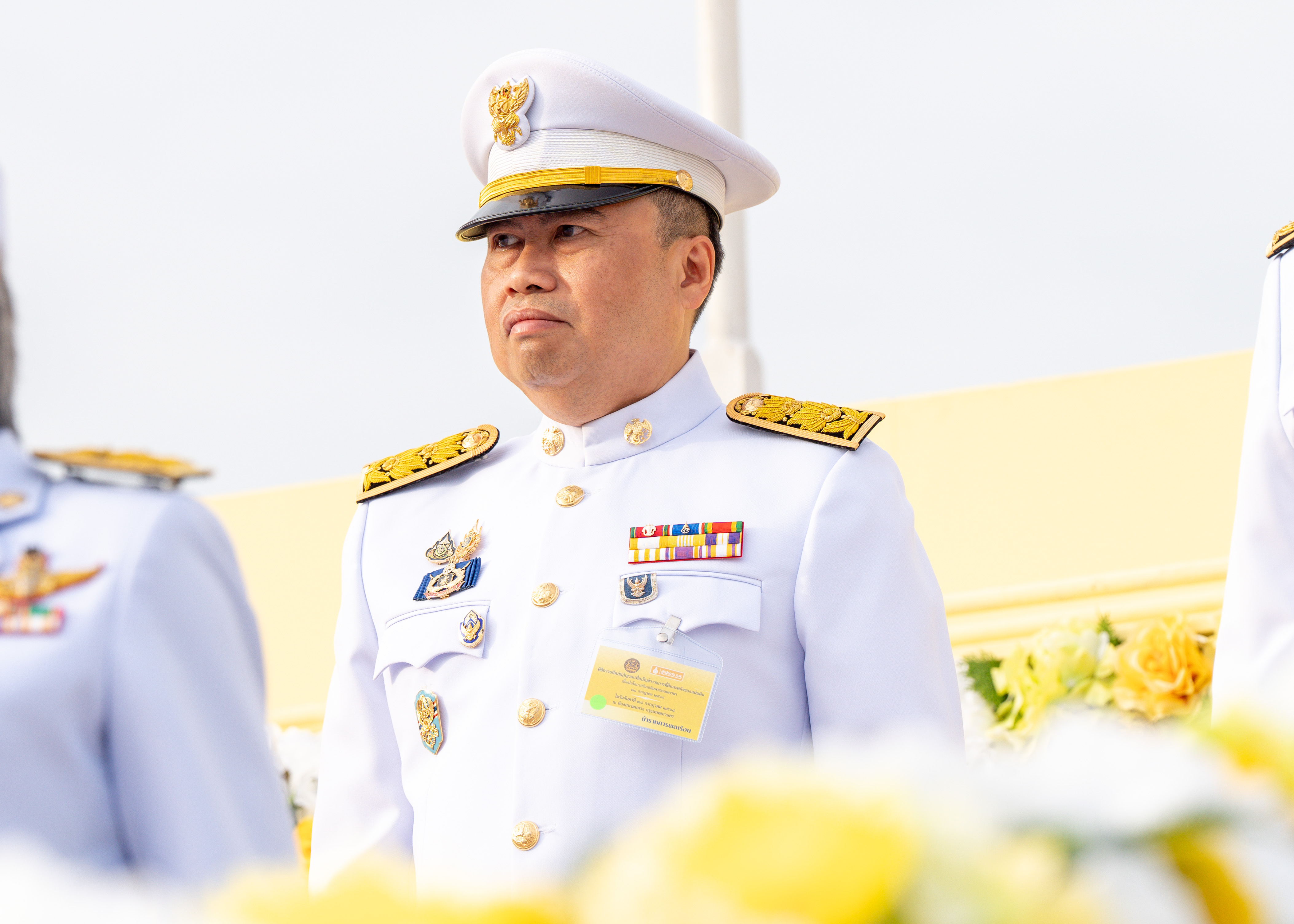 นายพรชัย ฐีระเวช ผู้อำนวยการสำนักงานเศรษฐกิจการคลัง พร้อมด้วยคณะผู้บริหาร ร่วมพิธีถวายส...