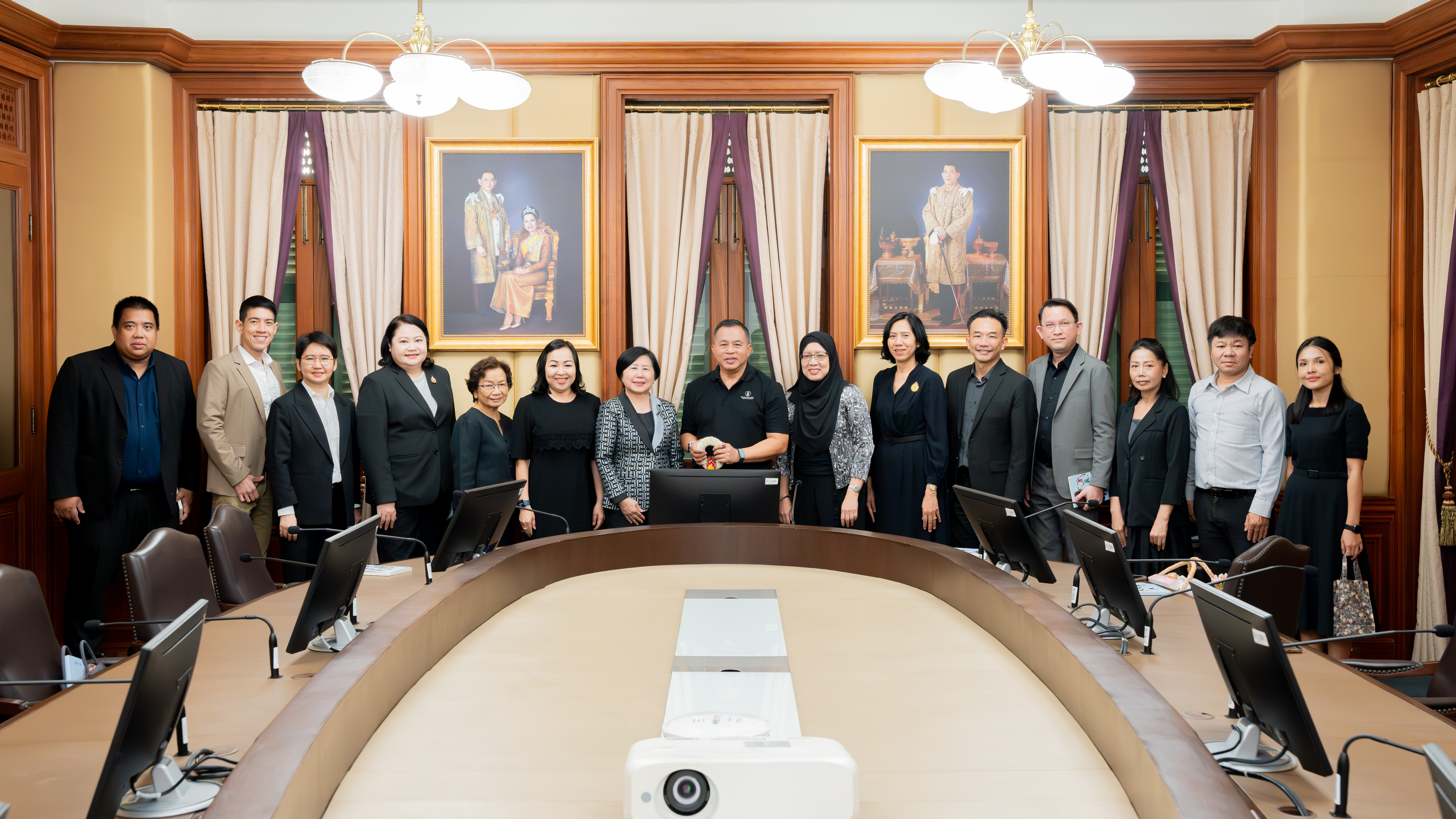 สำนักงานเศรษฐกิจการคลัง ร่วมอวยพรปีใหม่ 2569 อดีตผู้อำนวยการสำนักงานเศรษฐกิจการคลัง    ...