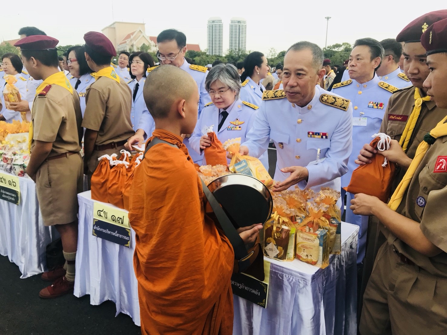 8ใสบาตร-วันที่-27-ก-ค_180728_0007.jpg