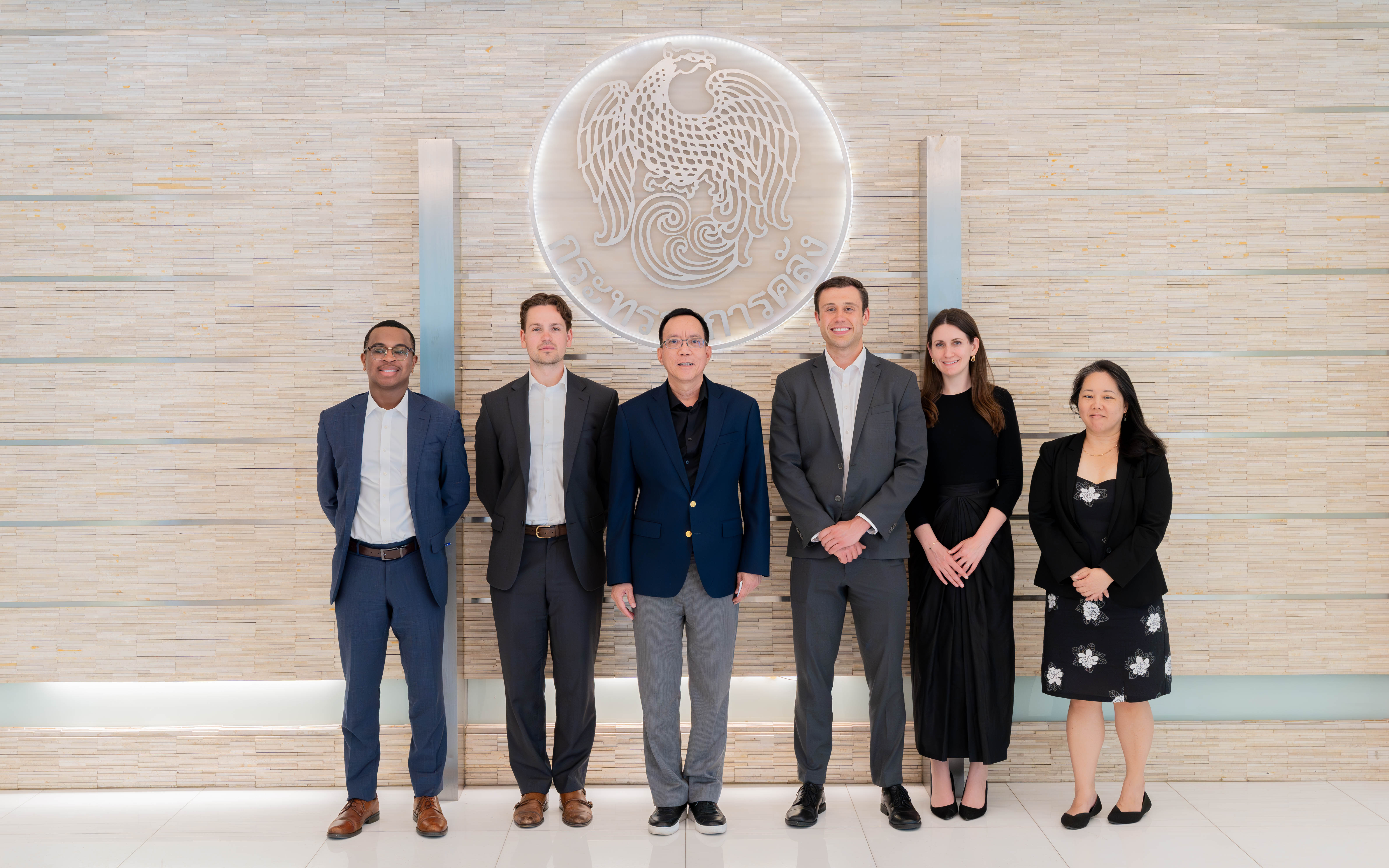 สำนักงานเศรษฐกิจการคลัง (สศค.) ให้การต้อนรับเจ้าหน้าที่รัฐสภาสหรัฐอเมริกาเข้าเย...