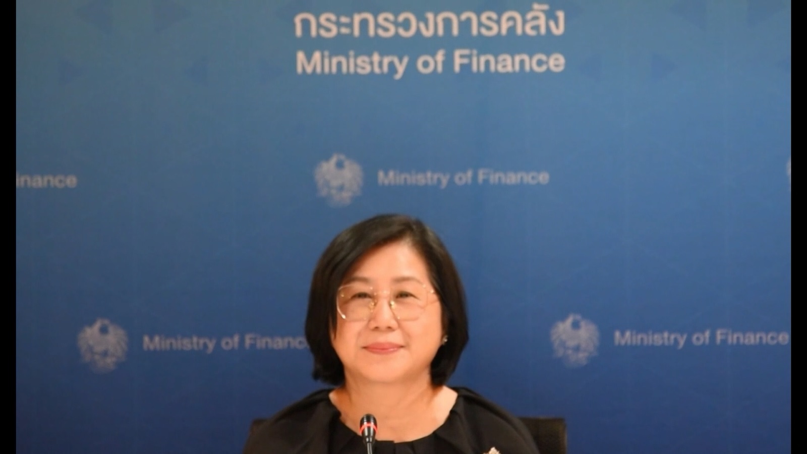 นางสาวสุมาลี สถิตชัยเจริญ รองผู้อำนวยการสำนักงานเศรษฐกิจการคลัง (สศค.) เป็นประธานกล...