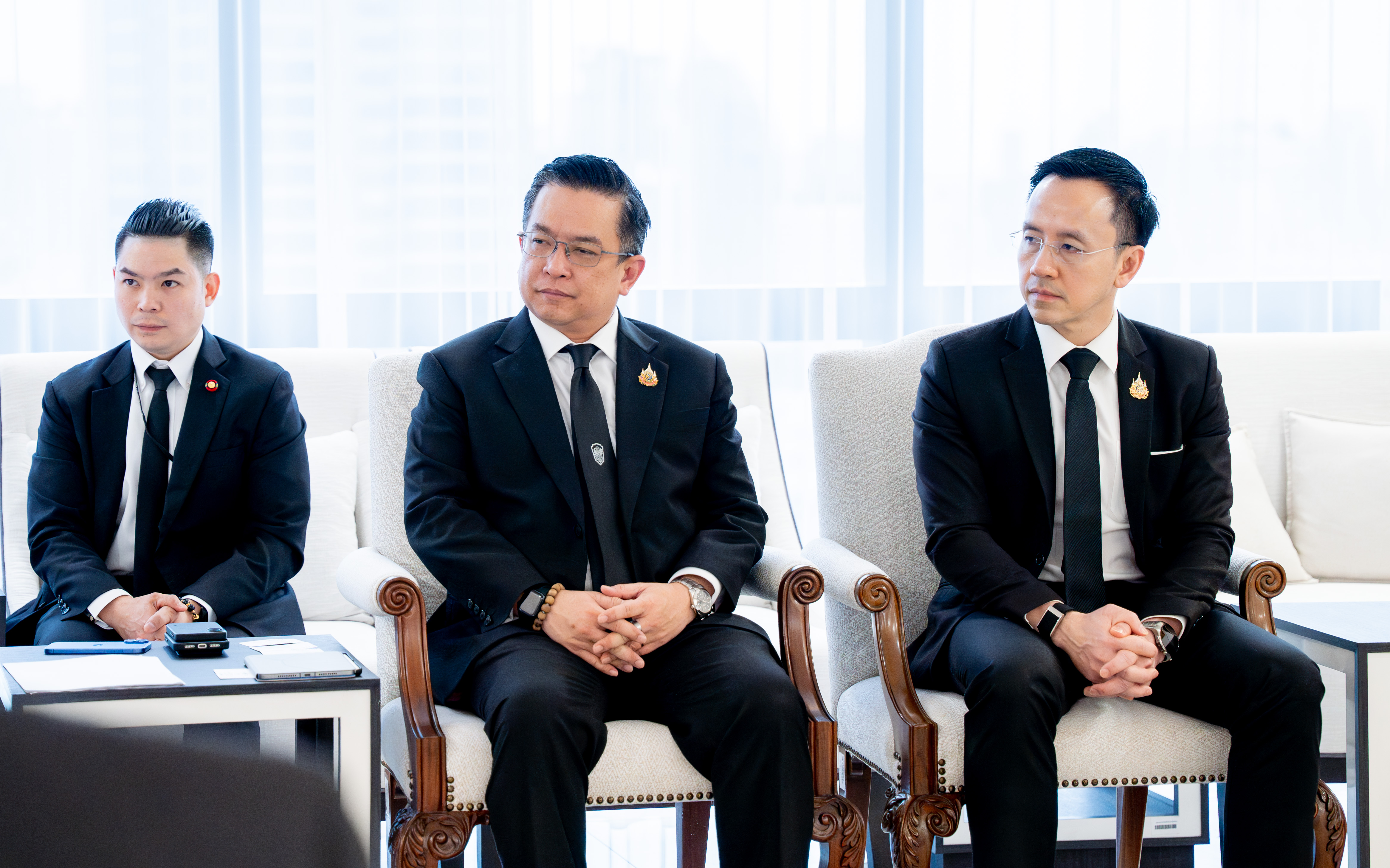 ดร.เอกนิติ นิติทัณฑ์ประภาศ  รองนายกรัฐมนตรีและรัฐมนตรีว่าการกระทรวงการคลัง พร้อมด้วย...