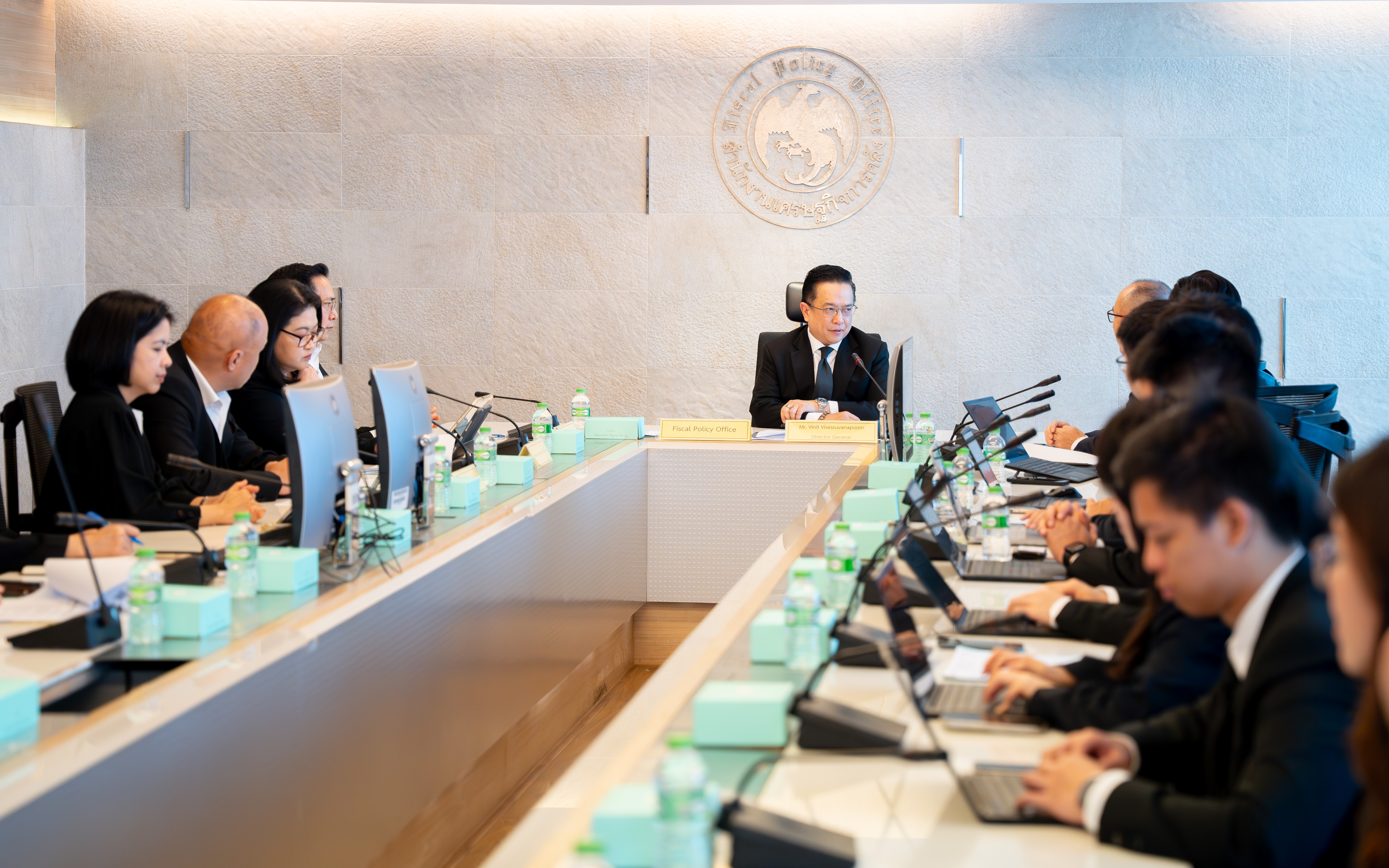 สำนักงานเศรษฐกิจการคลัง (สศค.)  ได้จัดการประชุมหารือเศรษฐกิจไทยประจำปีกับสำนักงานวิจ...